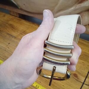 Liz Claiborne Bonded Leather Vintage Cream Belt with Gold Buckle Sz Petite Small